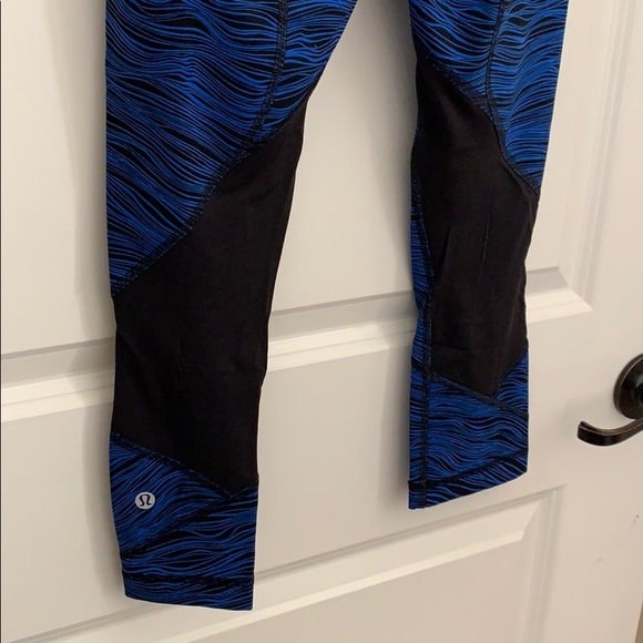 Lululemon crop athletic leggings - Picture 2 of 5